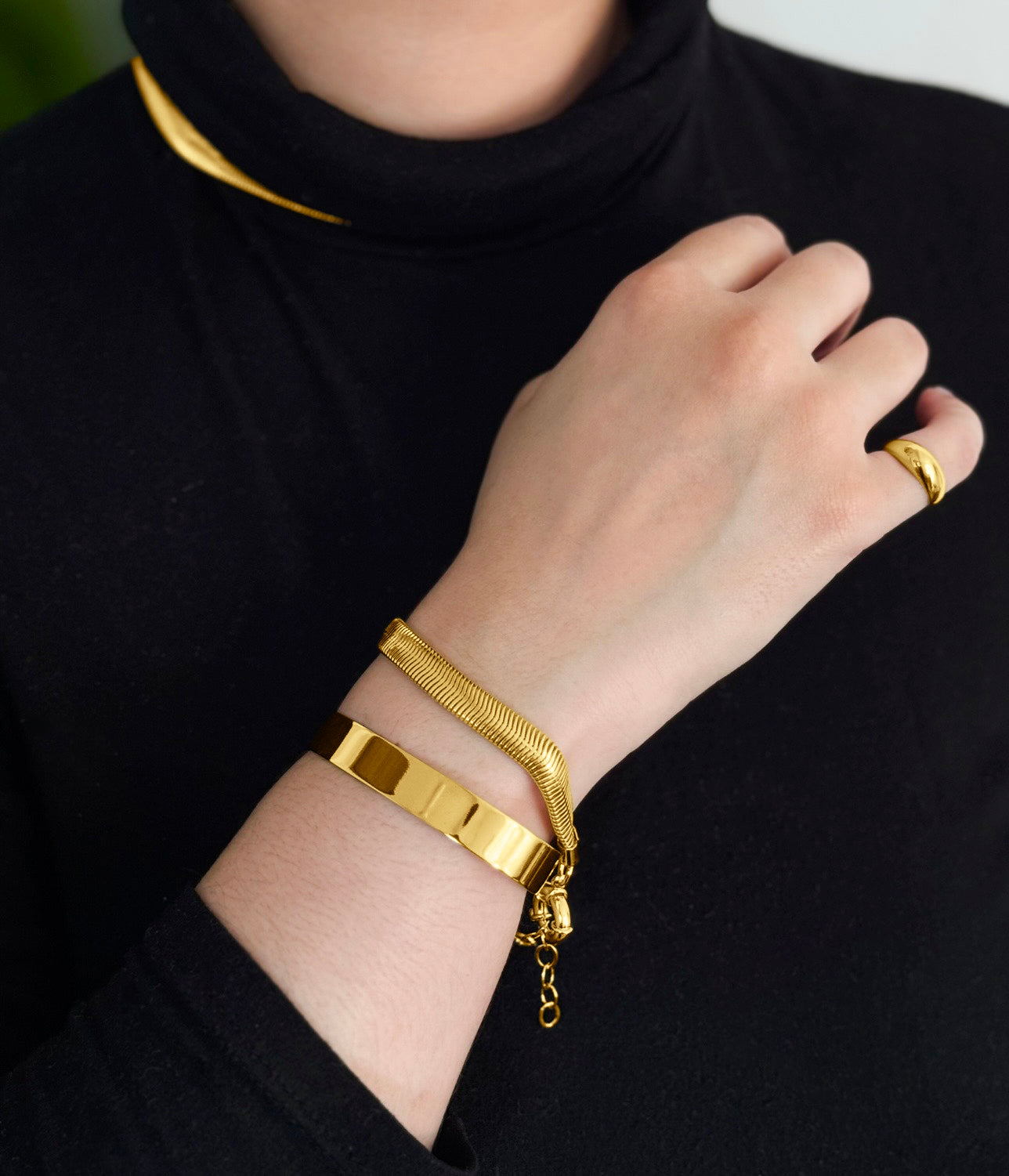 Gold adjustable pinky ring